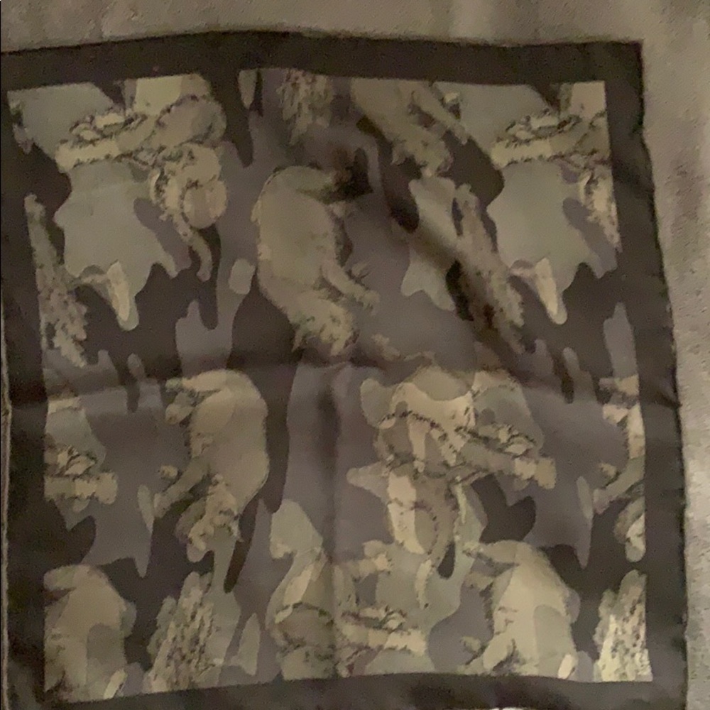 Pocket Square - Picture 1 of 4